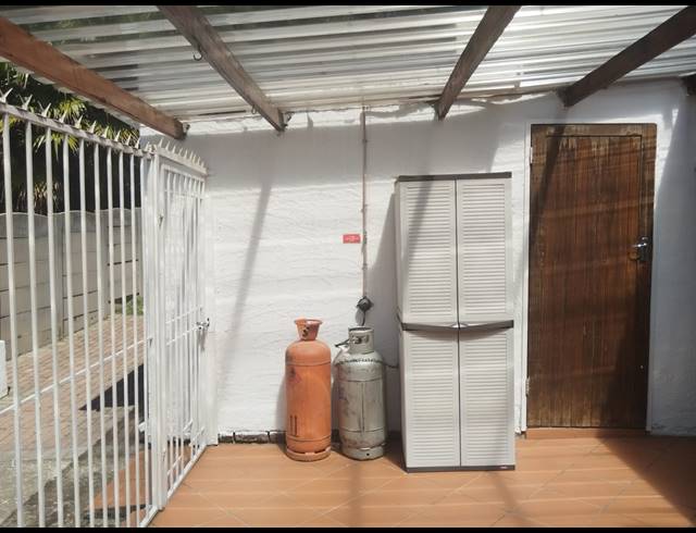 4 BEDROOM HOUSE FOR SALE IN VAN RIEBEECK PARK